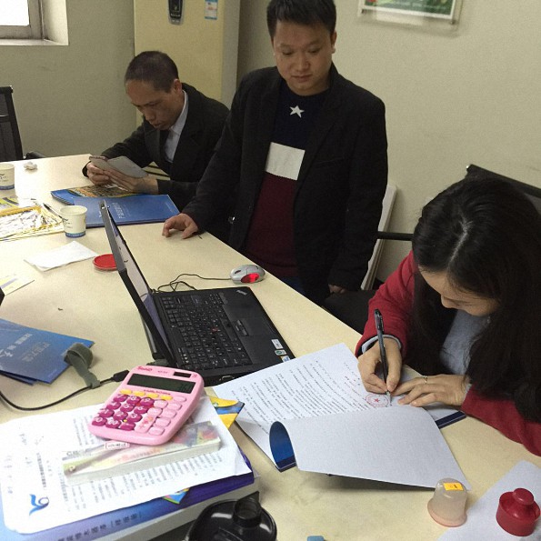 漢中西鄉(xiāng)縣張先生簽約友情漆 漢中西鄉(xiāng)縣張先生簽約友情漆